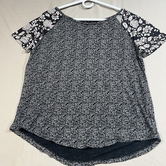 Lucky Brand Tops - Lucky Brand Boho Mixed Print Floral Tee Black White Back Zip - Size L